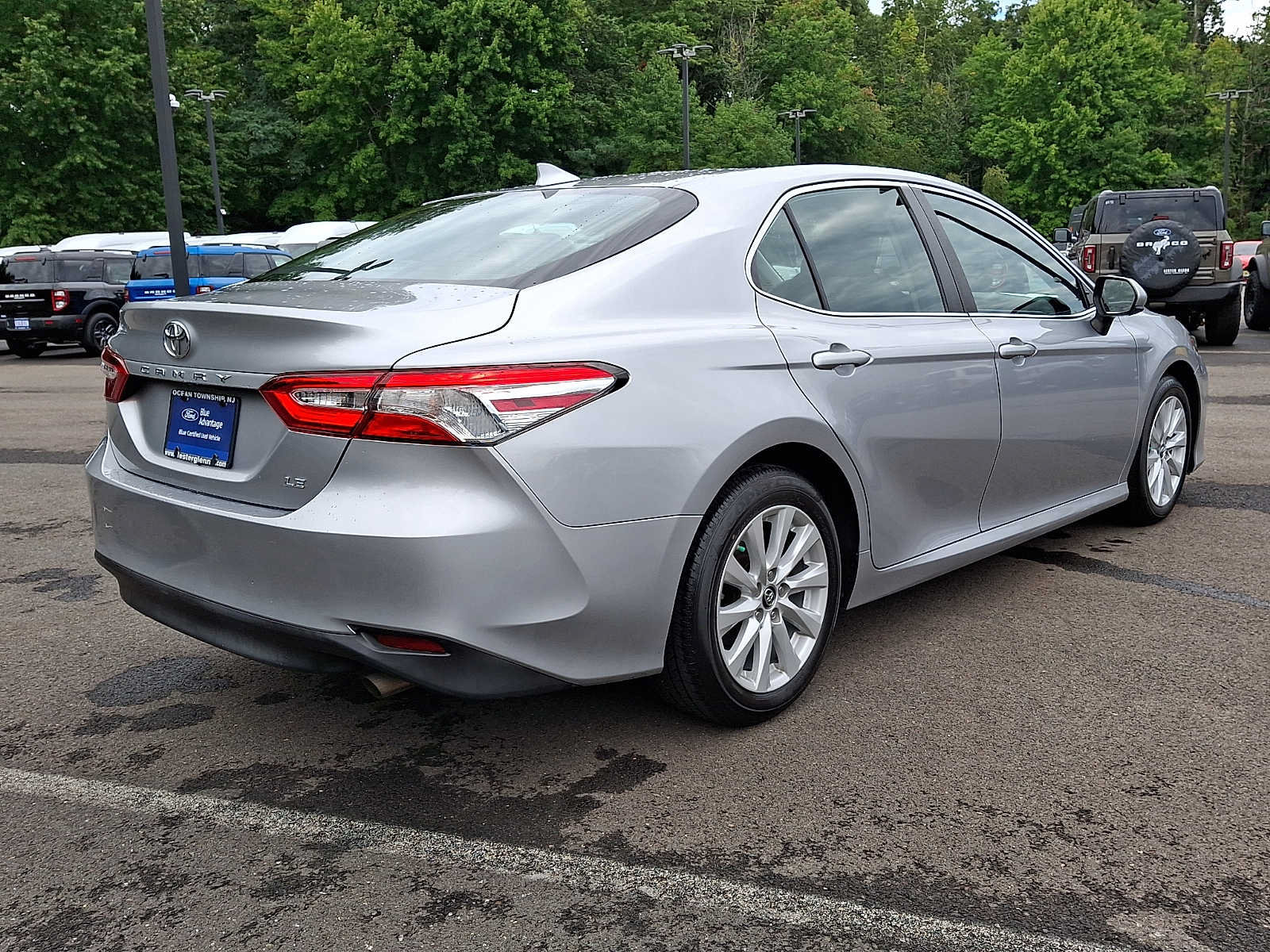 Used 2019 Toyota Camry LE FWD image 6