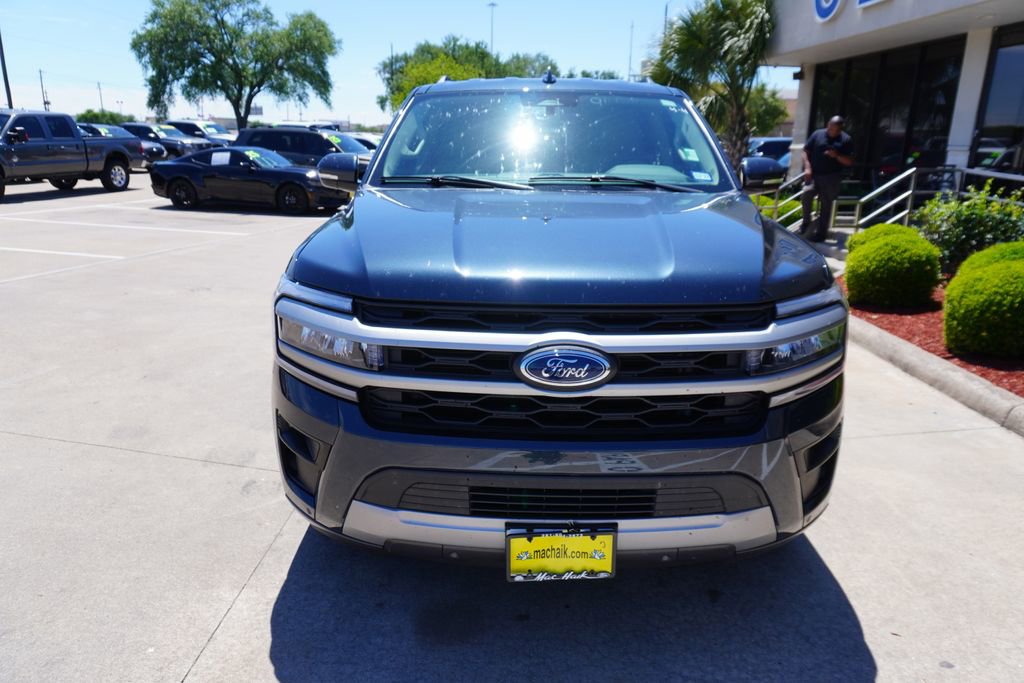Certified 2024 Ford Expedition XLT RWD image 2