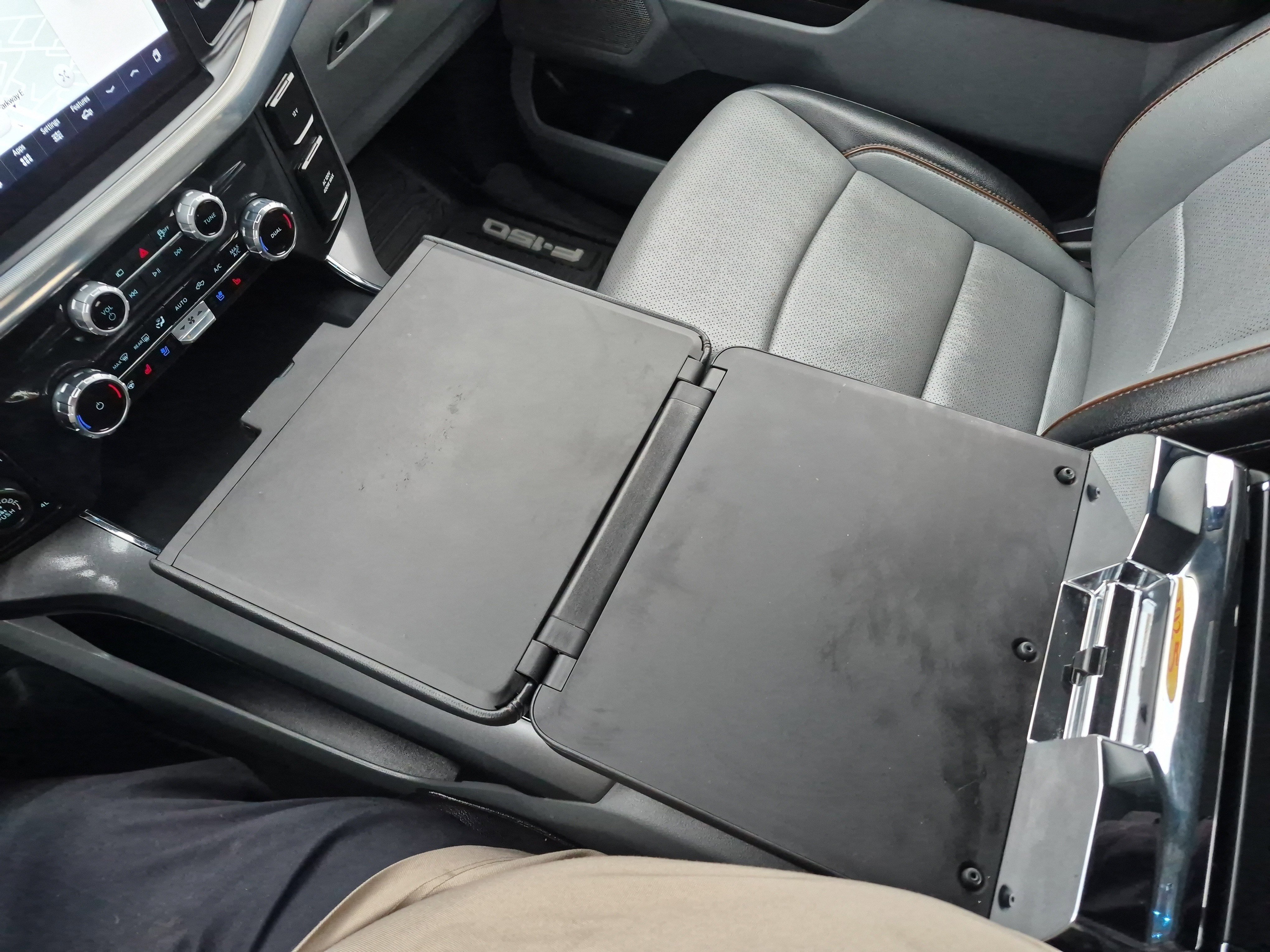 Certified 2025 Ford F150 Lariat w/ Equipment Group 501A Mid image 34