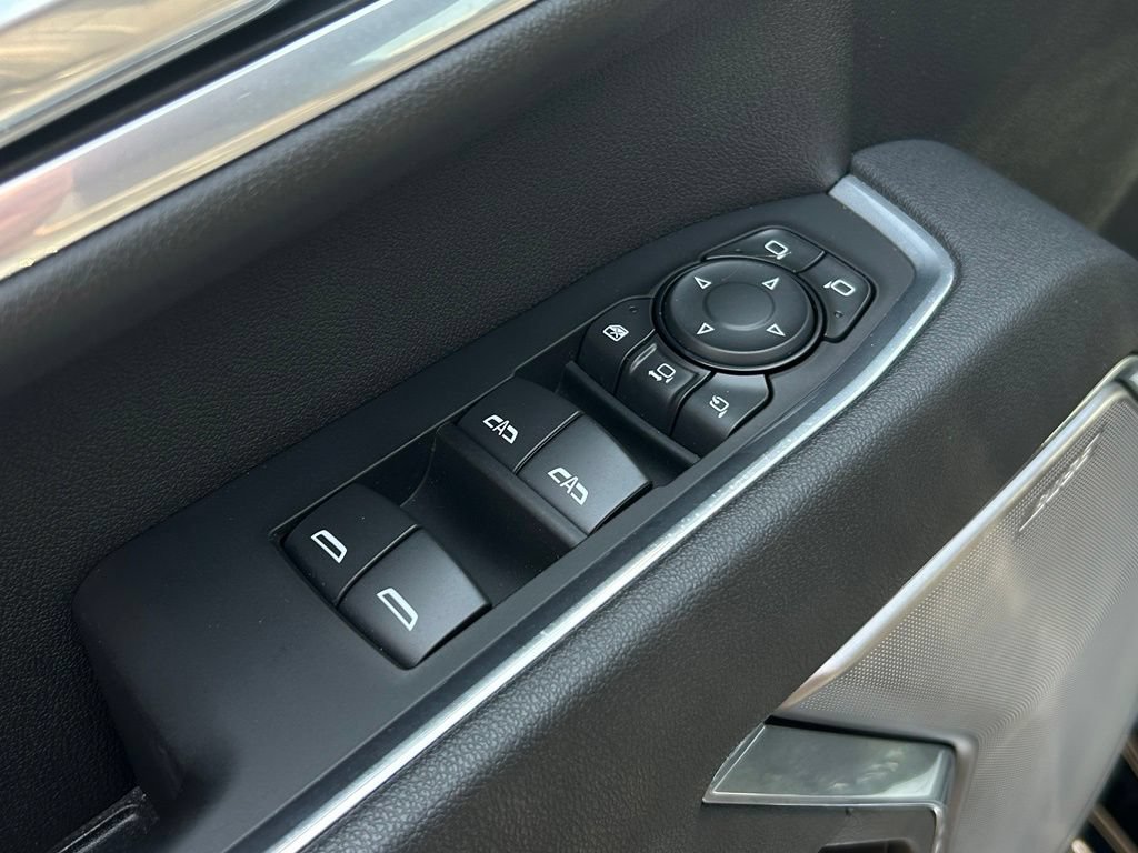 Used 2025 Chevrolet Silverado 2500 High Country w/ High Country Premium Package AWD/4WD image 17