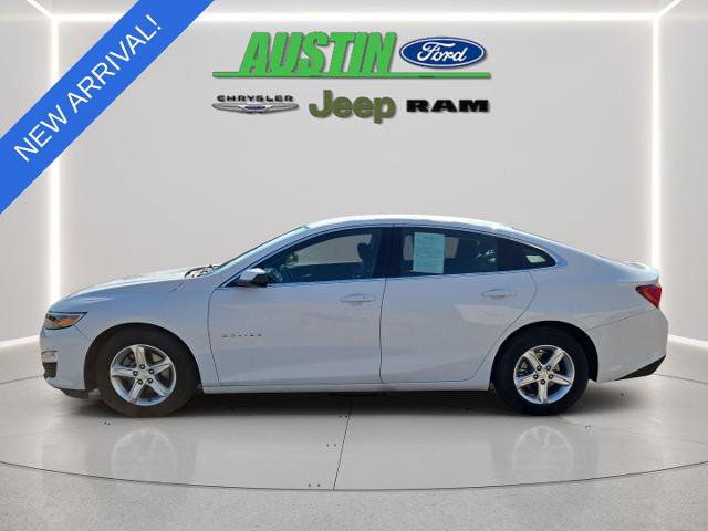 Used 2024 Chevrolet Malibu LT FWD image 2