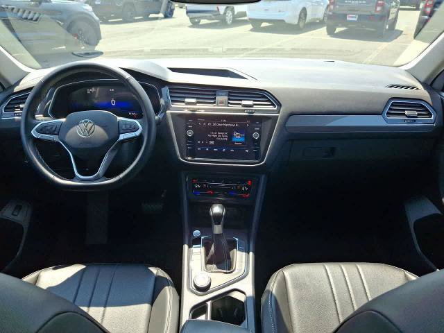 Used 2024 Volkswagen Tiguan SE AWD/4WD image 10