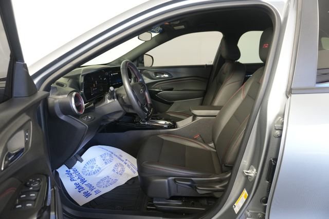 Used 2025 Chevrolet Trax RS w/ Driver Confidence Package FWD image 22