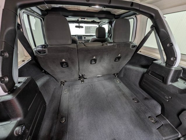 Used 2019 Jeep Wrangler Unlimited Sahara AWD/4WD image 18
