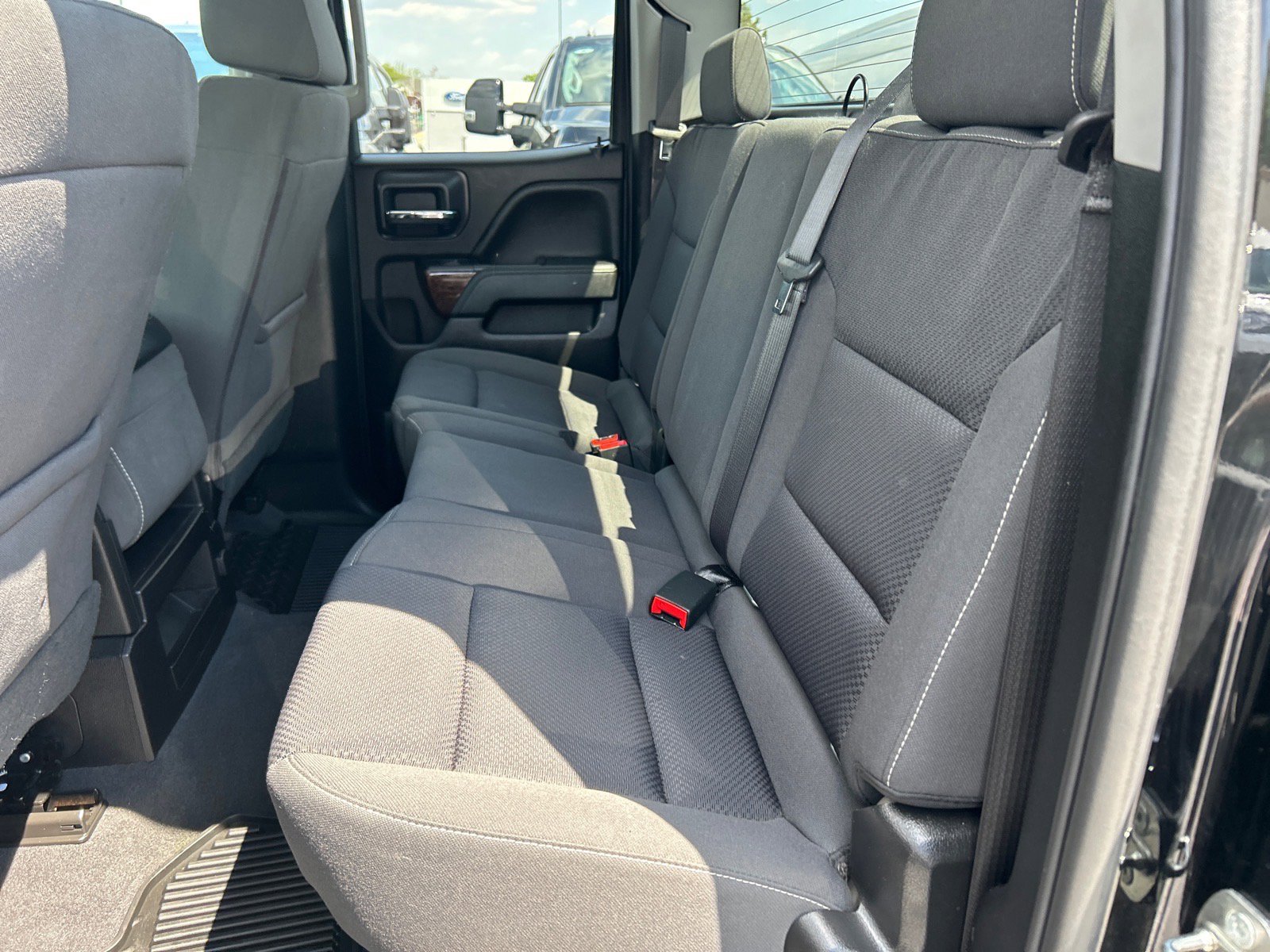 Used 2019 GMC Sierra 1500 SLE w/ Black Pack AWD/4WD image 9