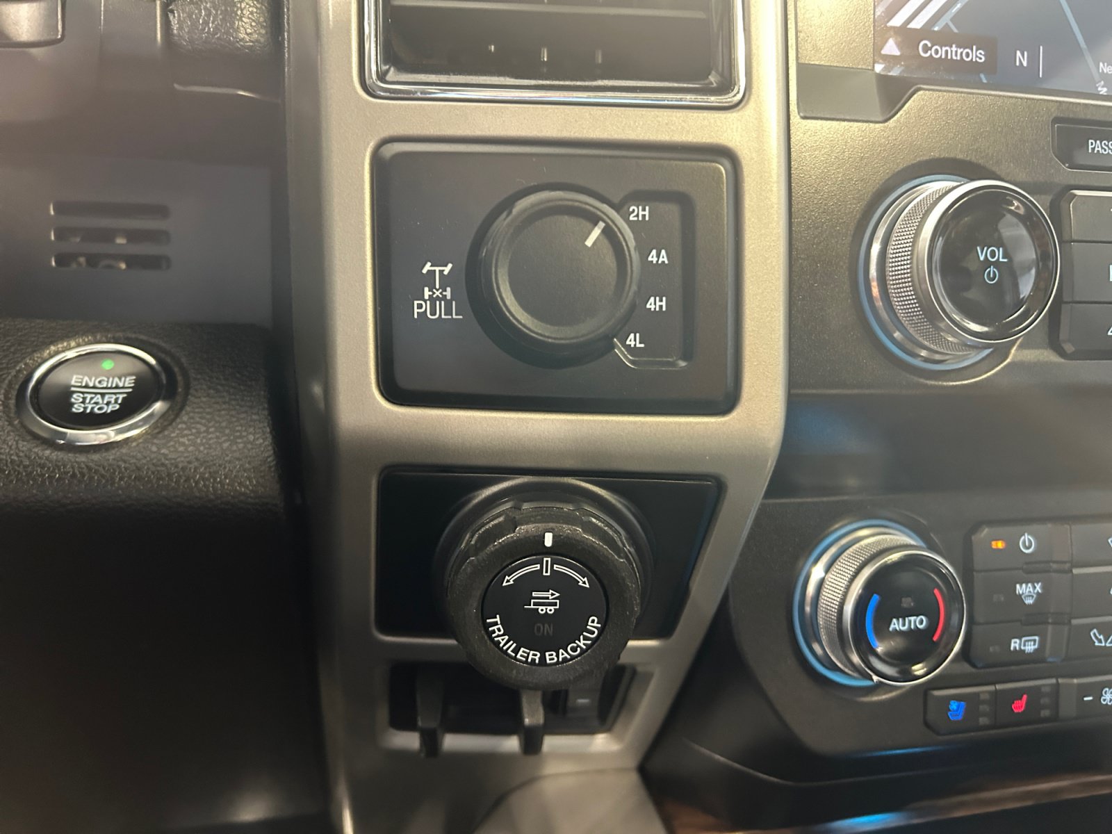 Certified 2019 Ford F150 Lariat w/ Equipment Group 502A Luxury AWD/4WD image 17
