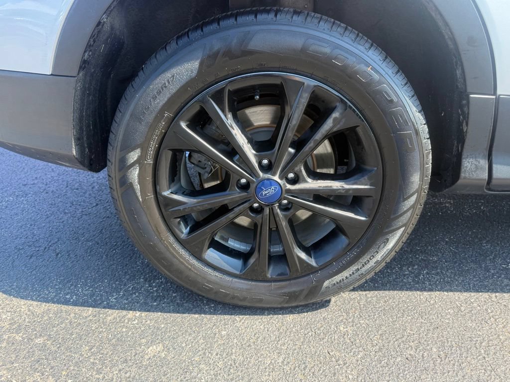 Certified 2018 Ford Escape SE w/ SE Sync 3 Package FWD image 45