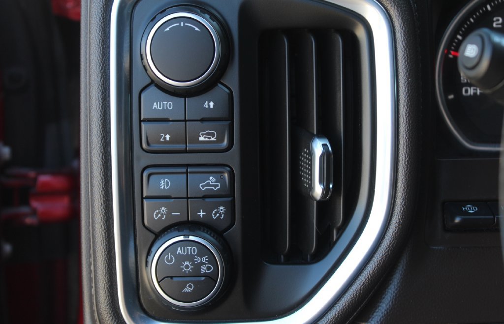 Used 2019 Chevrolet Silverado 1500 LTZ w/ LTZ Texas Edition AWD/4WD image 37