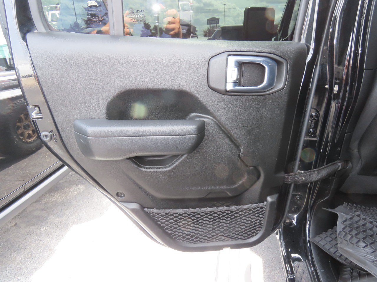 Used 2022 Jeep Gladiator Mojave w/ Cold Weather Group AWD/4WD image 17