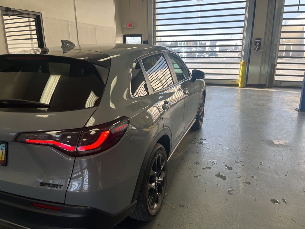 Used 2024 Honda HR-V Sport image 3