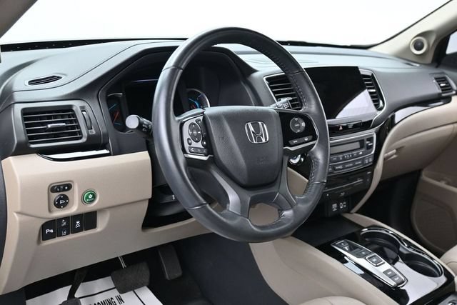 Used 2022 Honda Pilot Touring image 16