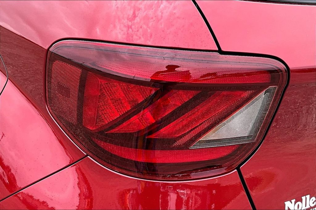 Used 2024 Hyundai Venue Limited FWD image 30