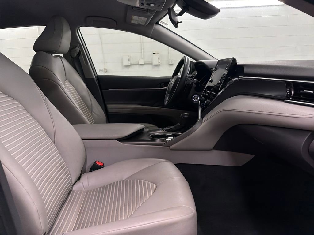 Used 2023 Toyota Camry SE image 28