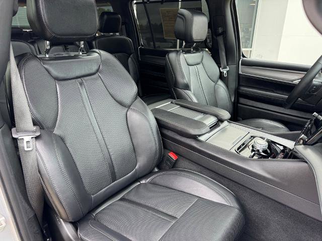 Used 2024 Jeep Wagoneer Series II w/ Convenience Group I image 11