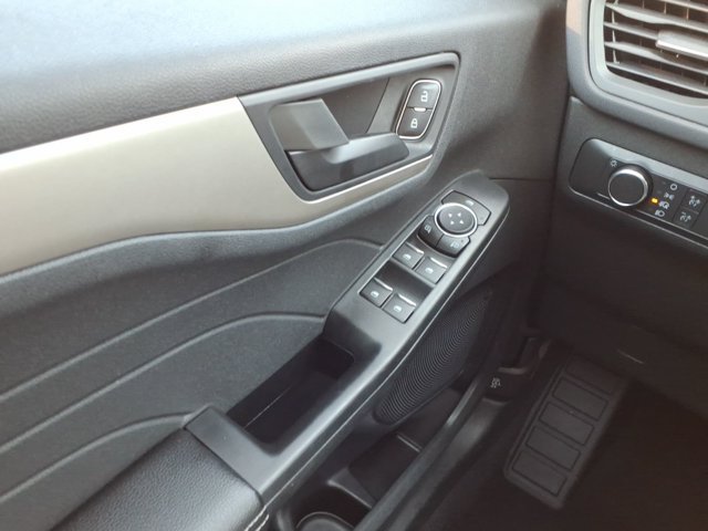 Certified 2022 Ford Escape SE w/ Cold Weather Package AWD/4WD image 13