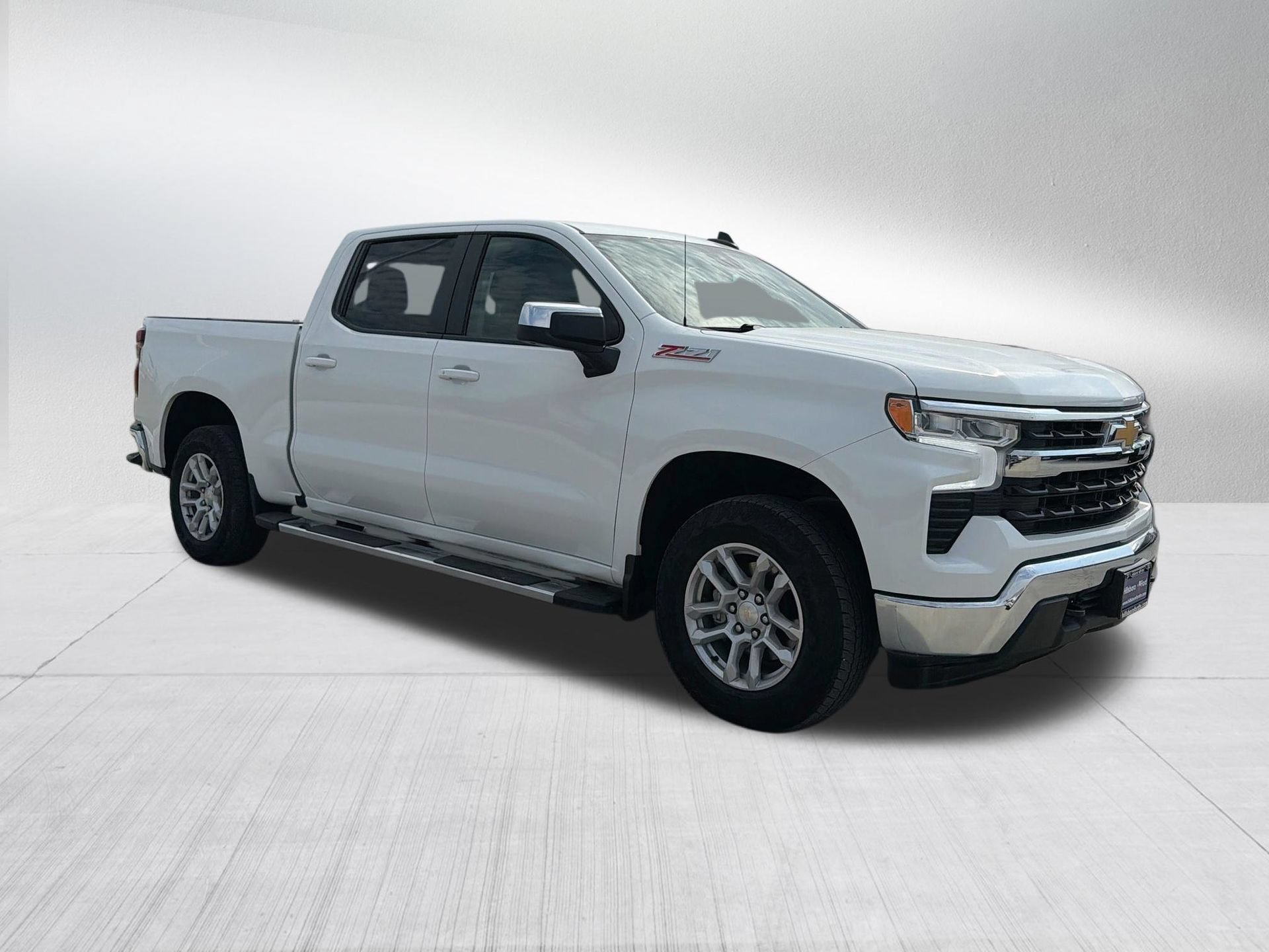 Used 2025 Chevrolet Silverado 1500 LT AWD/4WD image 4