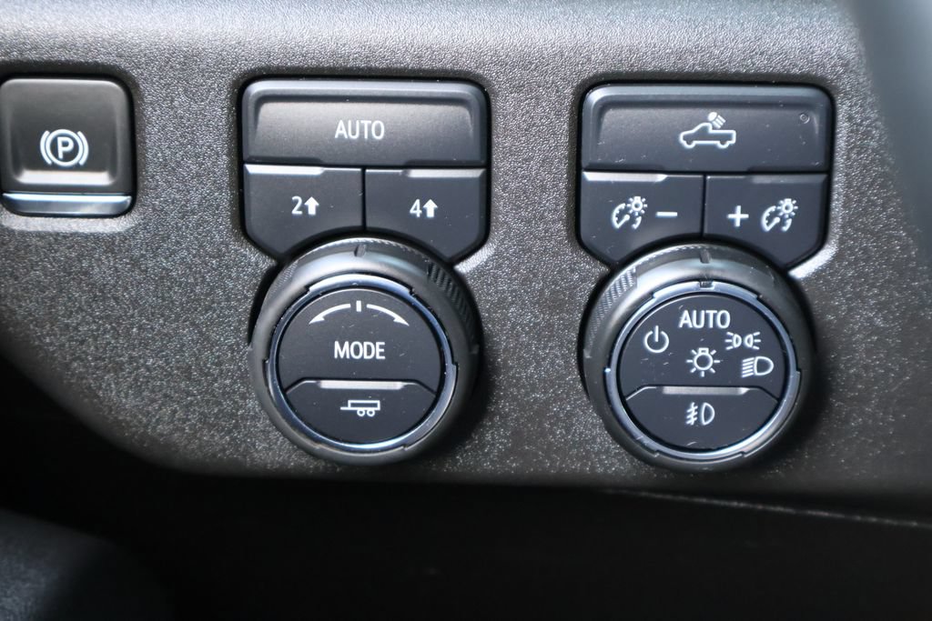 Used 2025 Chevrolet Silverado 1500 RST w/ LPO, Dark Essentials Package AWD/4WD image 12