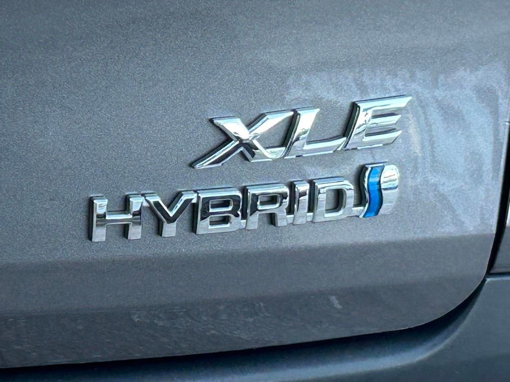 Used 2024 Toyota Sienna XLE image 21