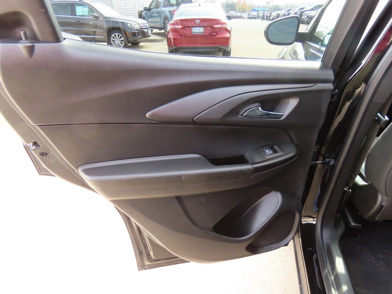 Used 2022 Chevrolet TrailBlazer RS w/ Sun and Liftgate Package image 16