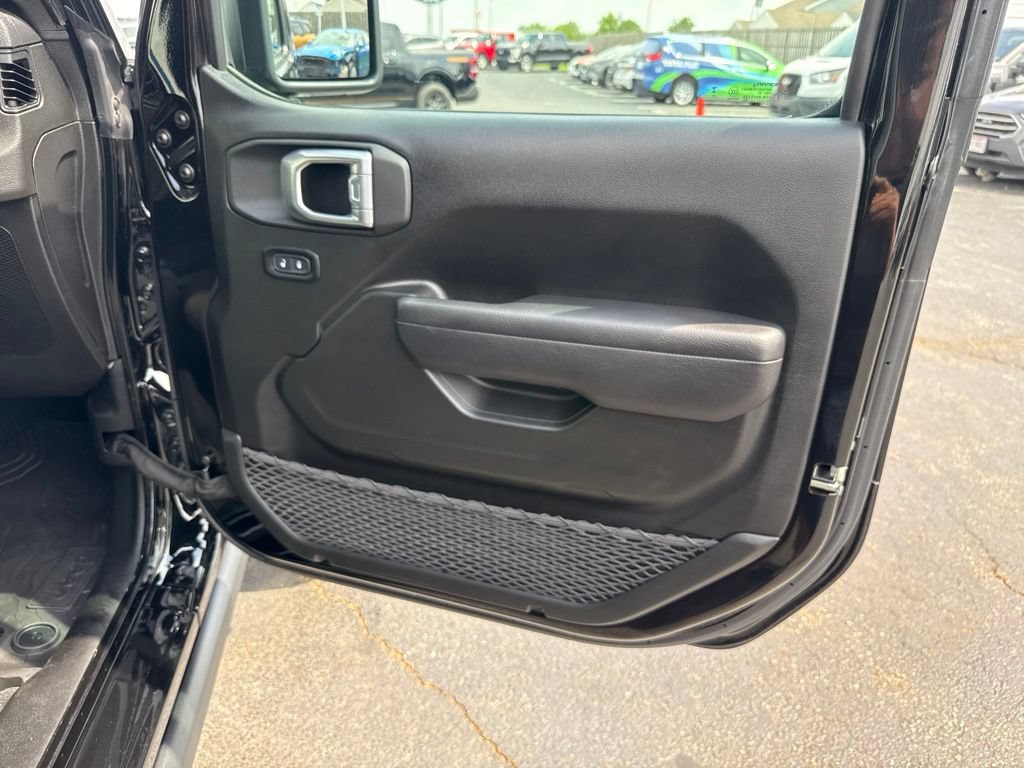 Used 2024 Jeep Wrangler Unlimited AWD/4WD image 37