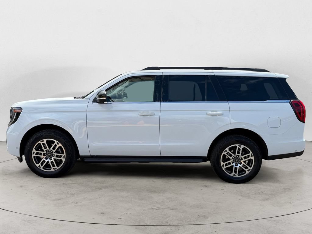Certified 2025 Ford Expedition Active AWD/4WD image 2