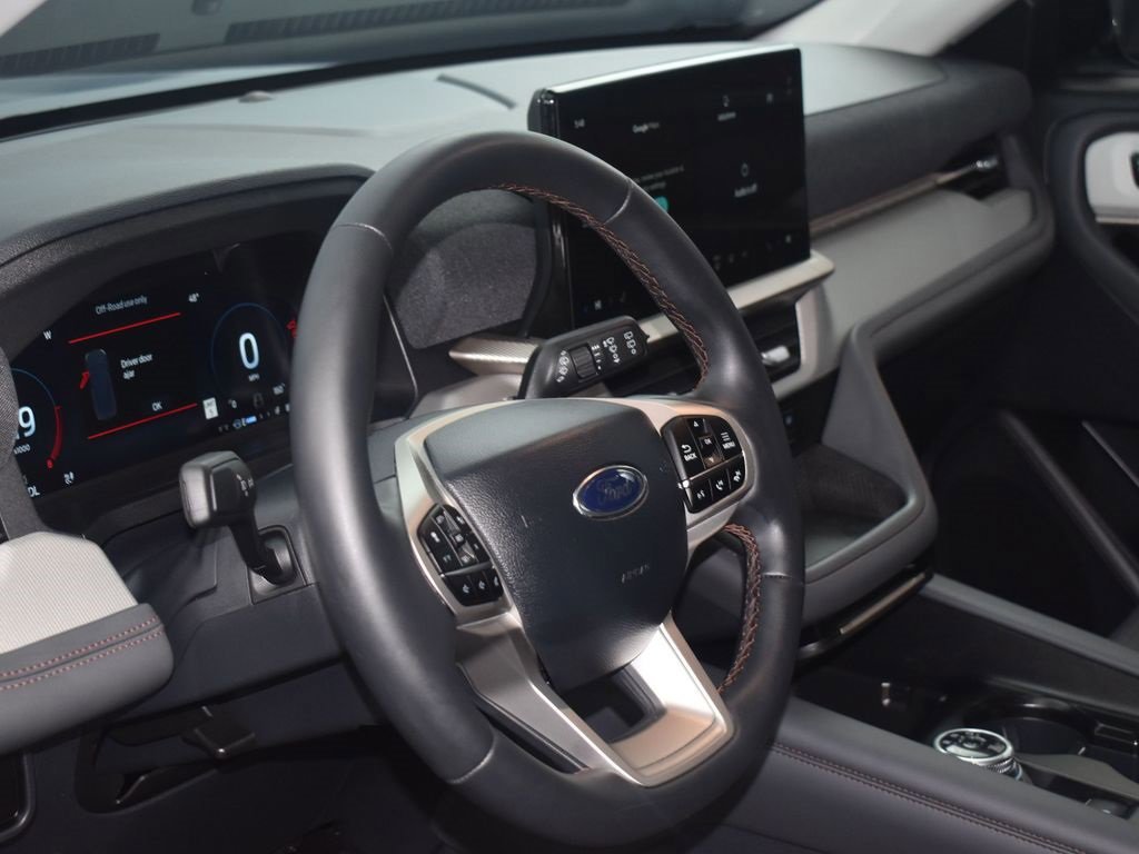 Certified 2025 Ford Explorer Active image 8