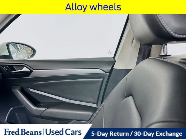 Used 2021 Volkswagen Jetta SE w/ SE Cold Weather Package image 27