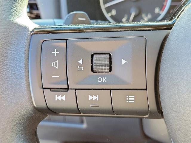 Used 2023 Nissan Rogue SV image 22