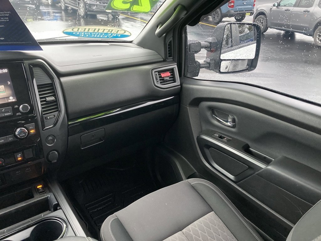 Used 2023 Nissan Titan SV w/ SV Convenience Package image 23