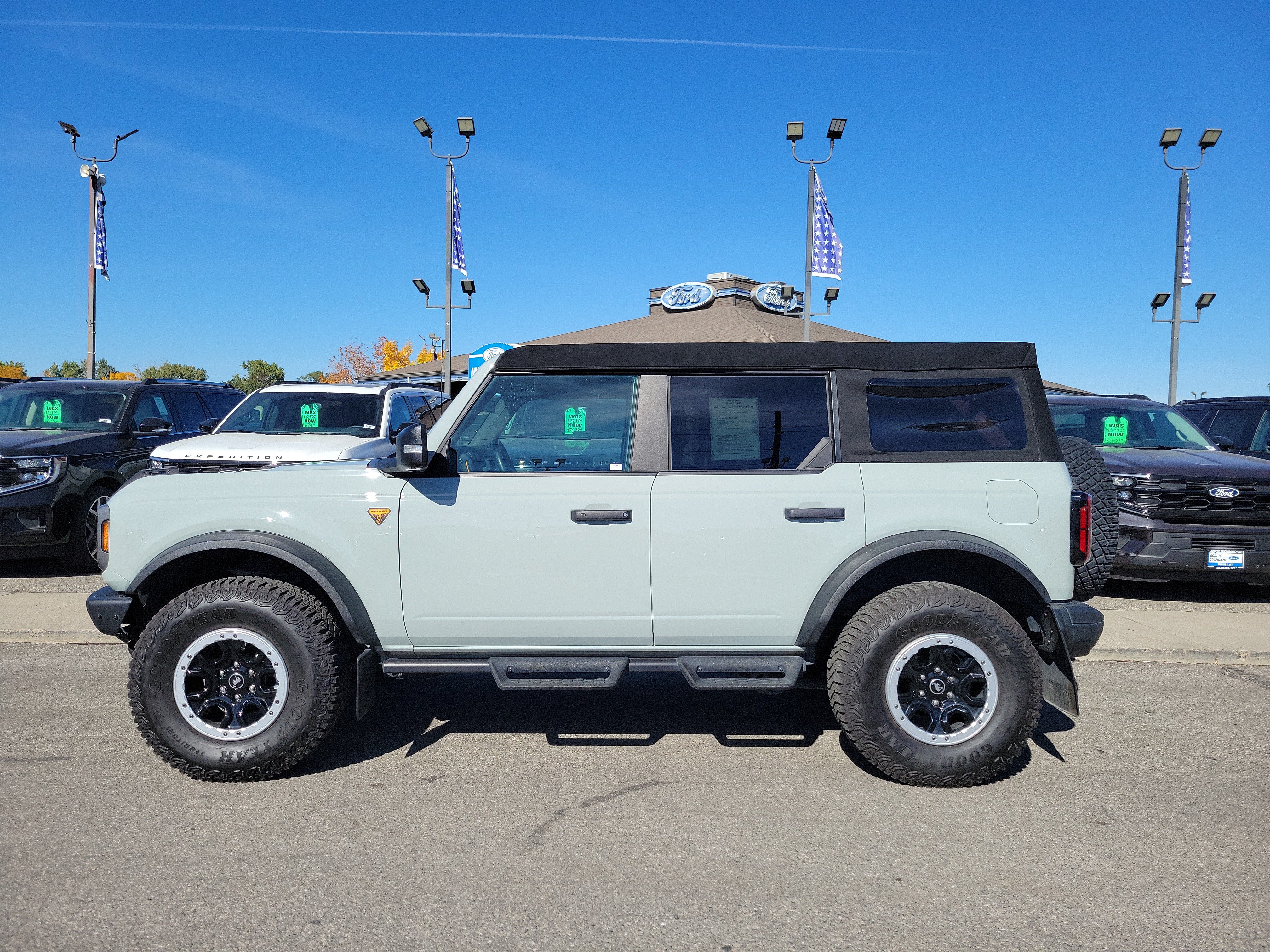 Certified 2024 Ford Bronco Badlands AWD/4WD image 2