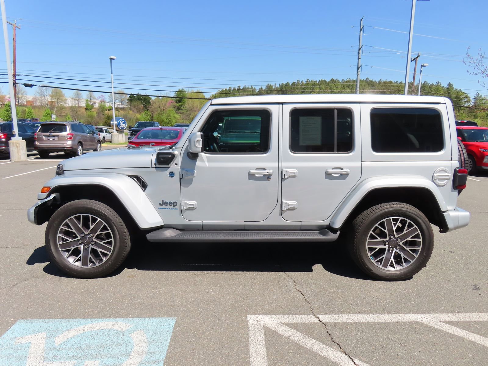 Used 2023 Jeep Wrangler Unlimited Sahara image 8