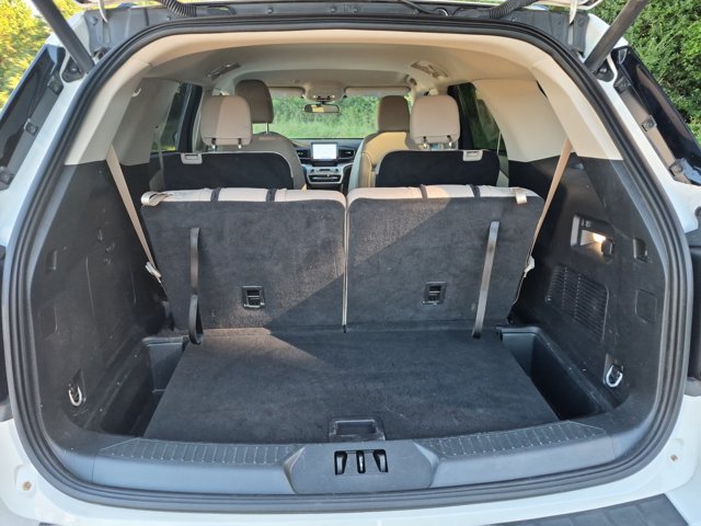 Certified 2023 Ford Explorer XLT w/ Equipment Group 202A AWD/4WD image 33