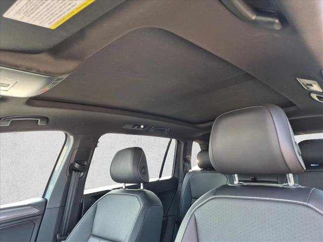 Used 2022 Volkswagen Tiguan SE R-Line AWD/4WD image 18