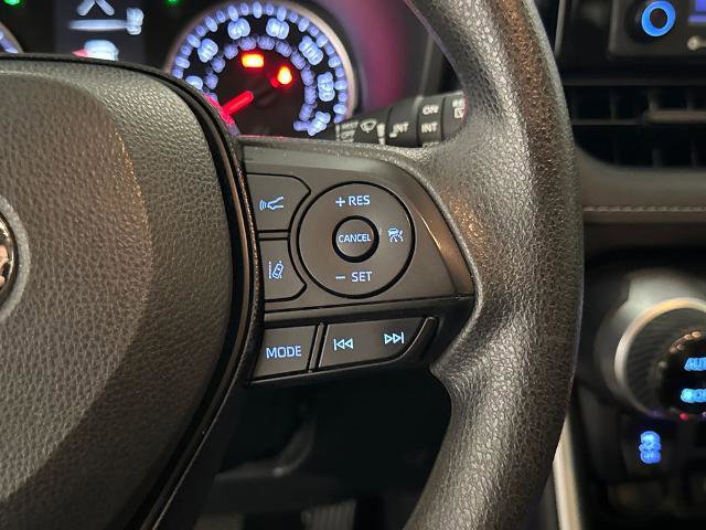 Used 2020 Toyota RAV4 XLE FWD image 21
