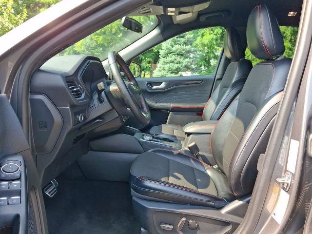 Certified 2024 Ford Escape ST-Line AWD/4WD image 17