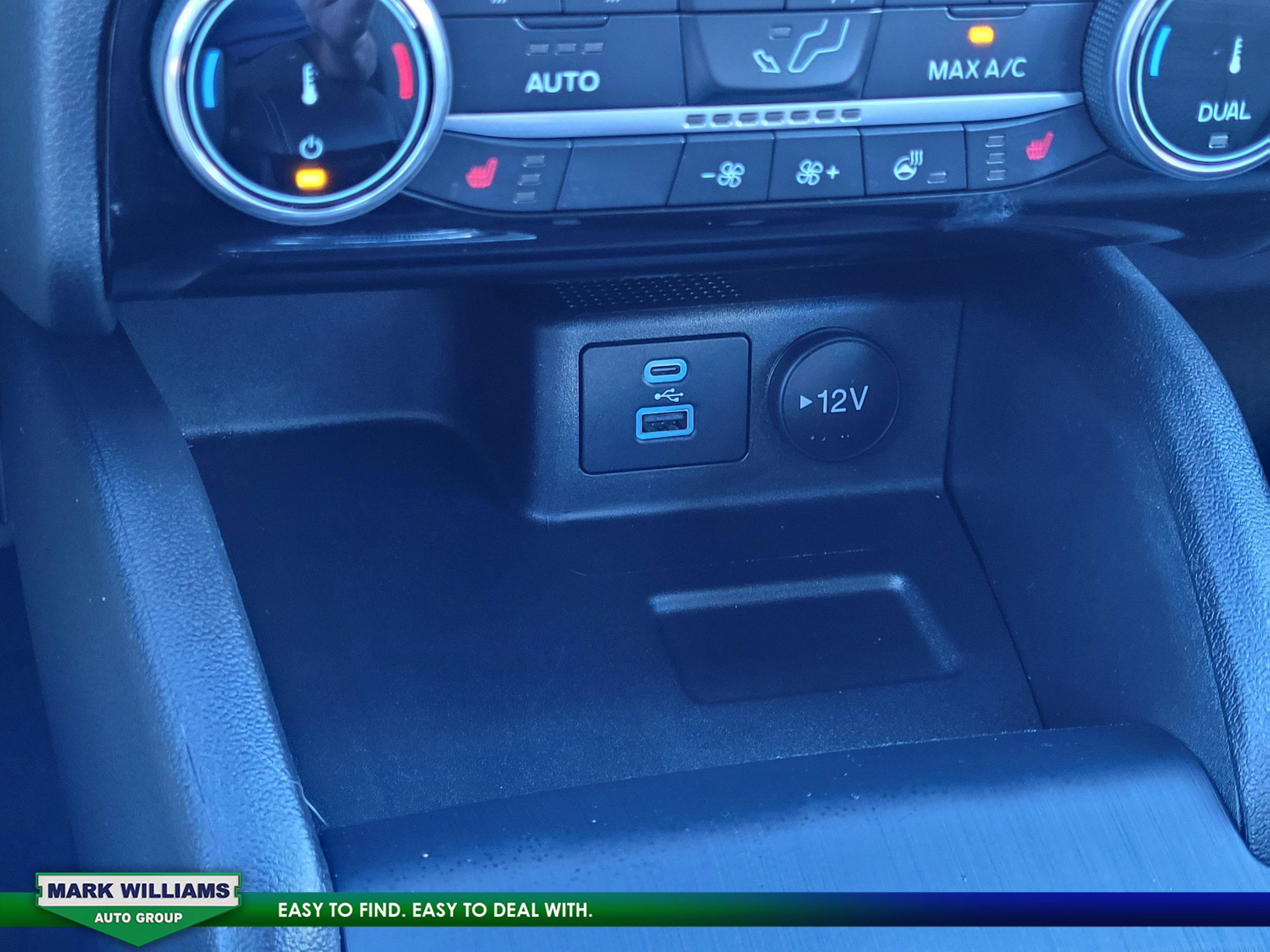 Certified 2022 Ford Escape SE w/ SE Sport Appearance Package image 26