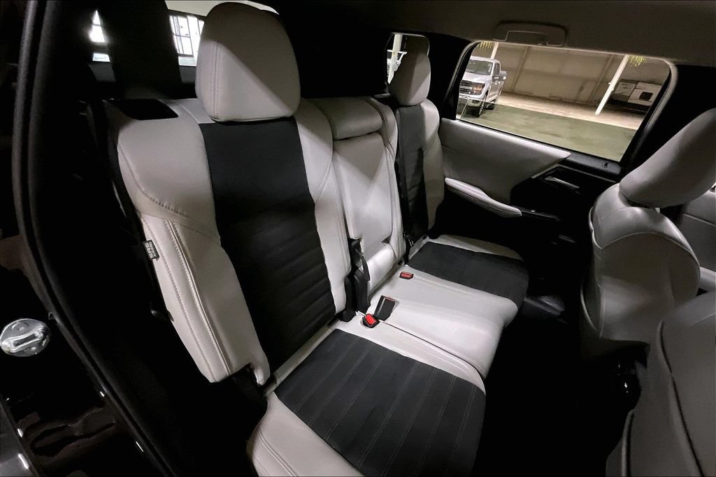 Used 2025 Mitsubishi Outlander SE AWD/4WD image 25