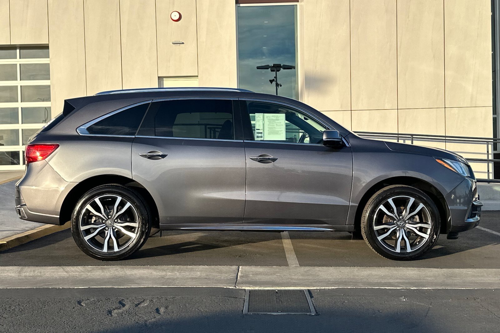 Used 2020 Acura MDX FWD w/ Advance Package image 2
