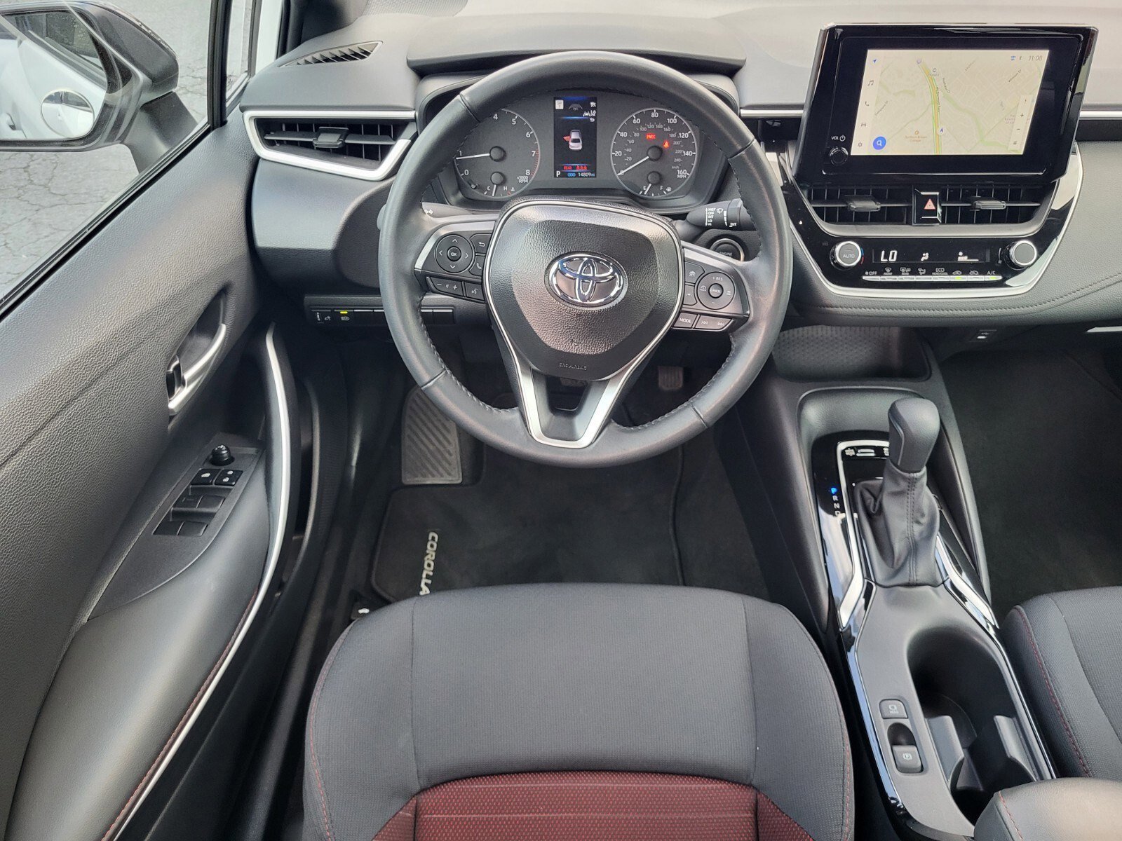 Used 2025 Toyota Corolla SE image 14