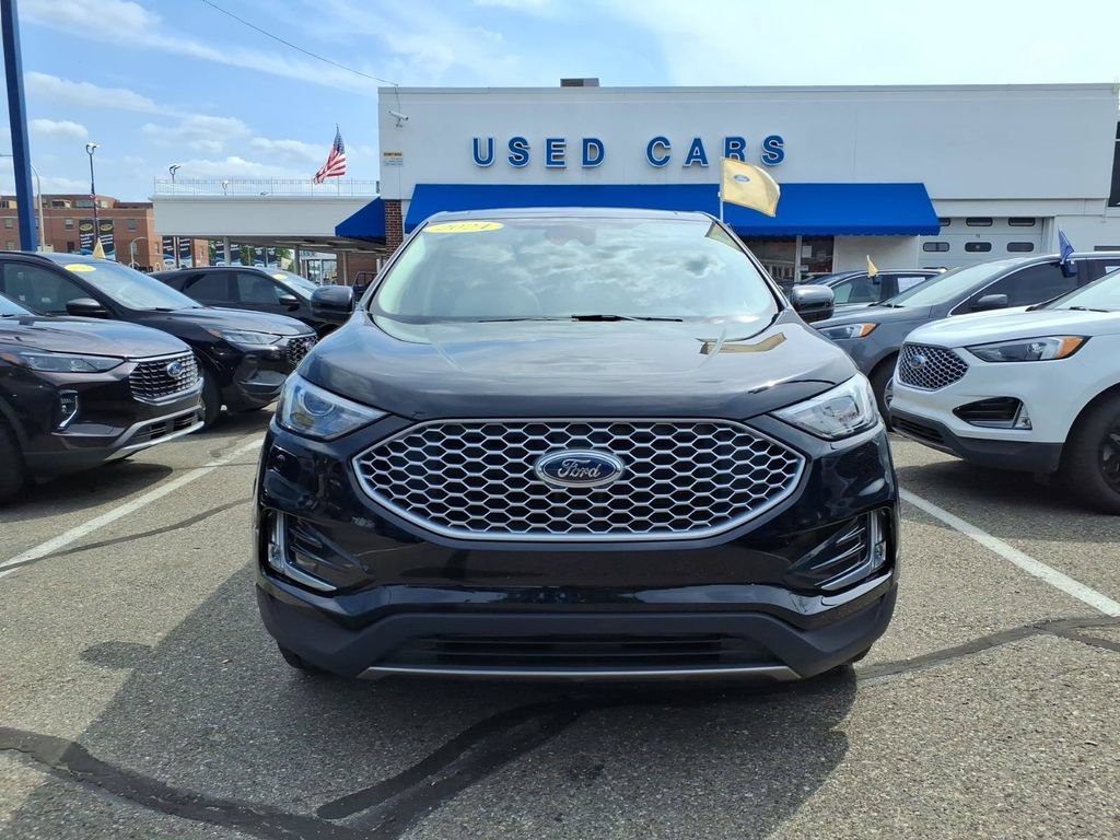 Certified 2024 Ford Edge SEL w/ Convenience Package AWD/4WD image 3