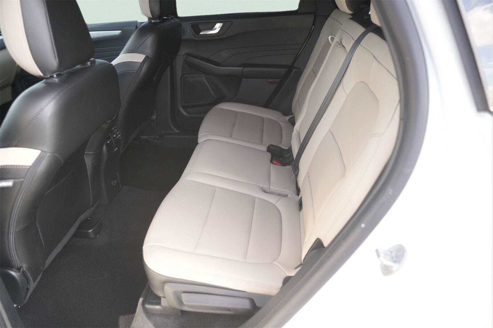 Certified 2022 Ford Escape SEL w/ Technology Package FWD image 12