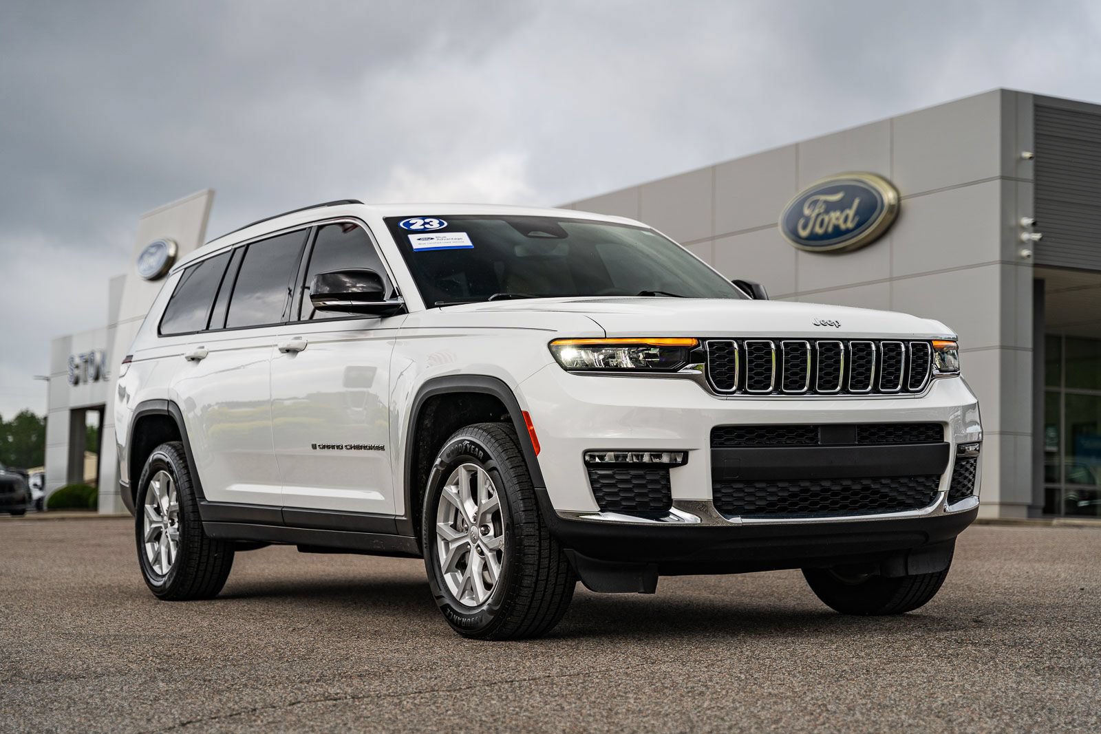 Used 2023 Jeep Grand Cherokee L Limited AWD/4WD video 1