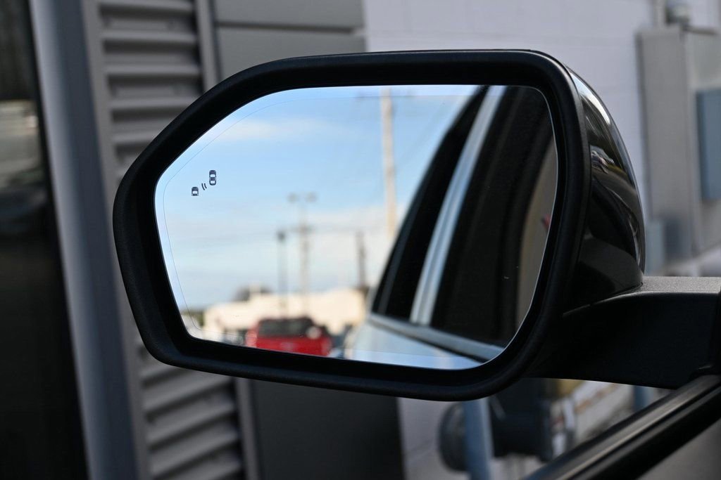 Certified 2022 Ford Explorer Platinum w/ Equipment Group 601A image 45