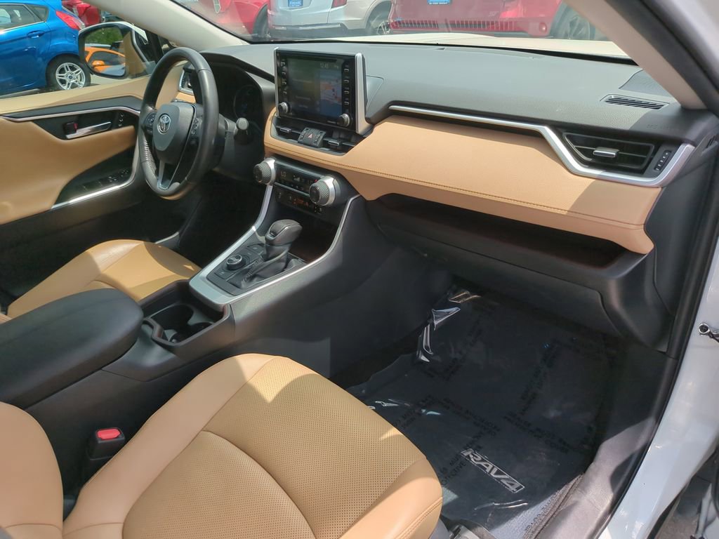 Used 2019 Toyota RAV4 Limited w/ Limited Grade Weather Package AWD/4WD image 14