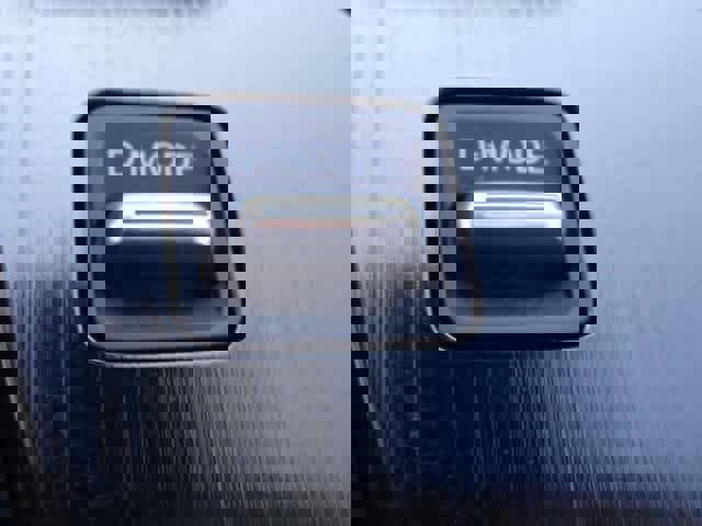 Used 2021 Nissan Rogue SV image 14