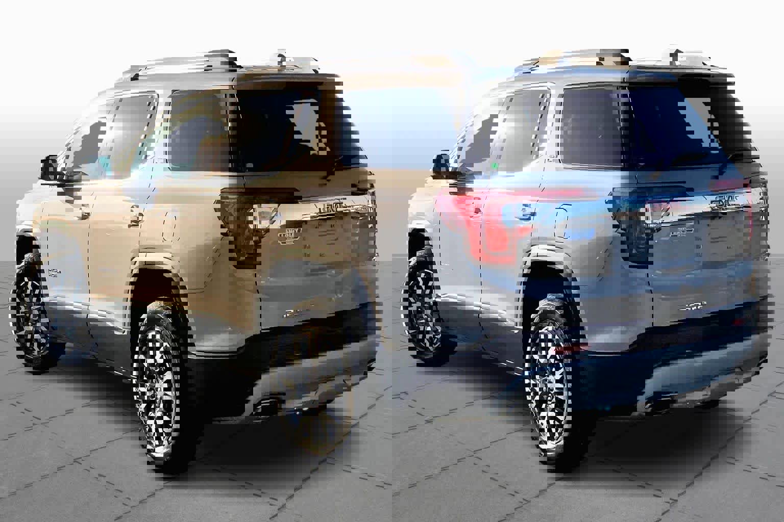 Used 2023 GMC Acadia SLE w/ Driver Convenience Package image 4