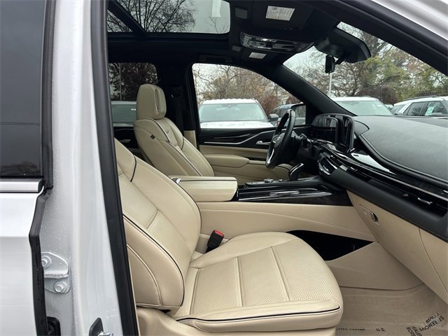 Used 2023 Cadillac Escalade ESV Premium Luxury w/ Performance Package image 37
