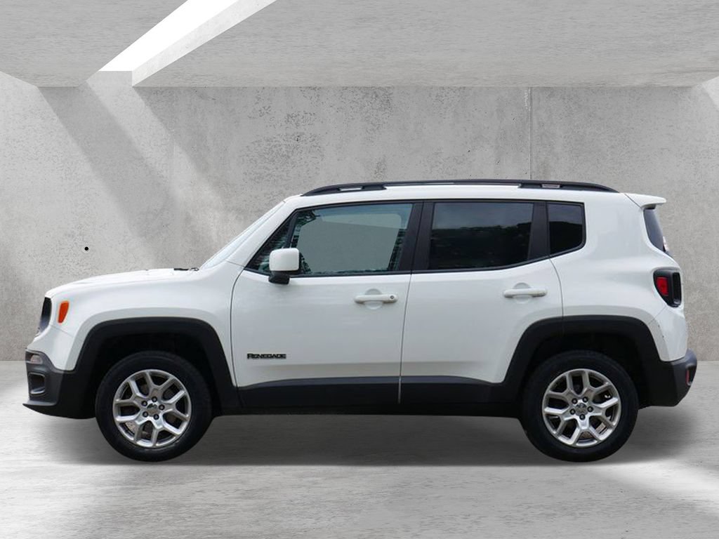 Used 2017 Jeep Renegade Latitude w/ Popular Equipment Group AWD/4WD image 5
