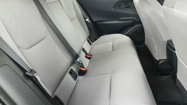 Used 2026 Toyota Prius LE FWD image 32