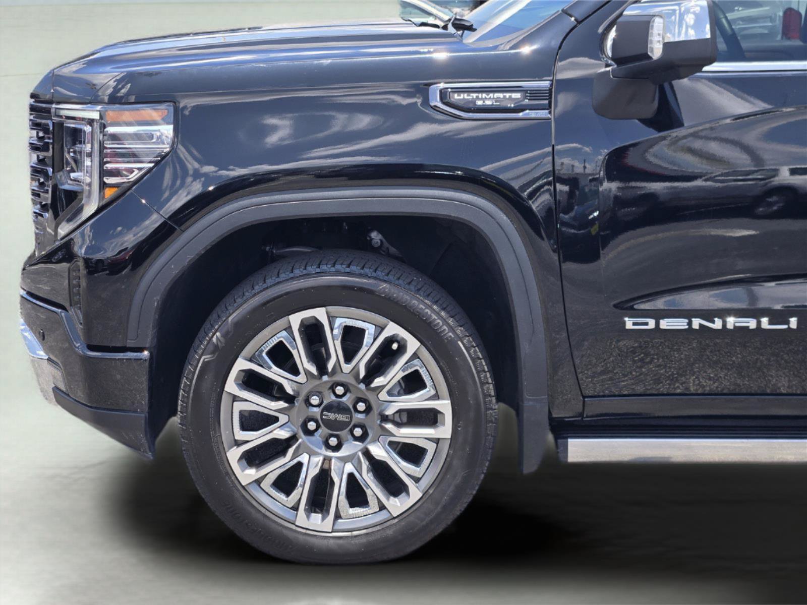 Used 2025 GMC Sierra 1500 Denali Ultimate AWD/4WD image 9
